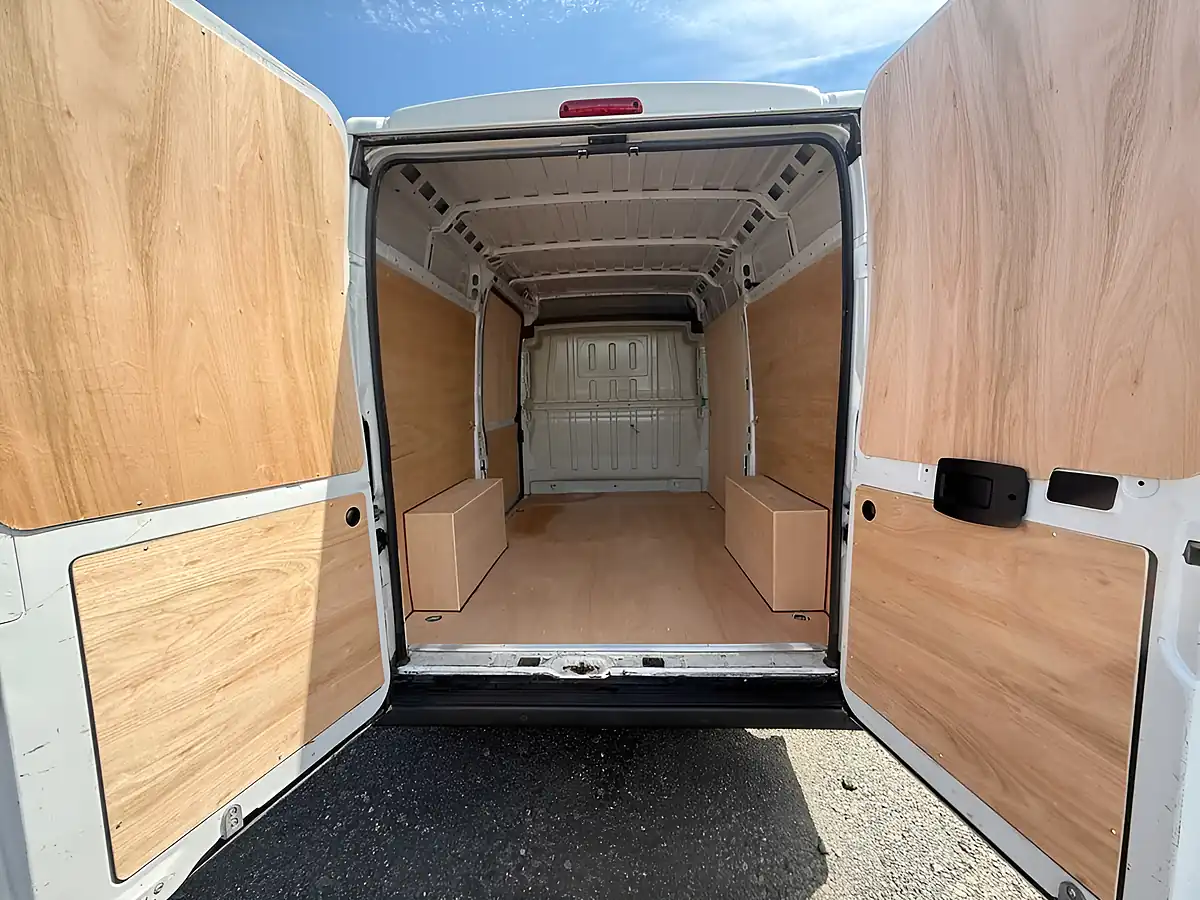 Used 2021 Citroen Relay Enterprise White - Interior and Exterior details 12