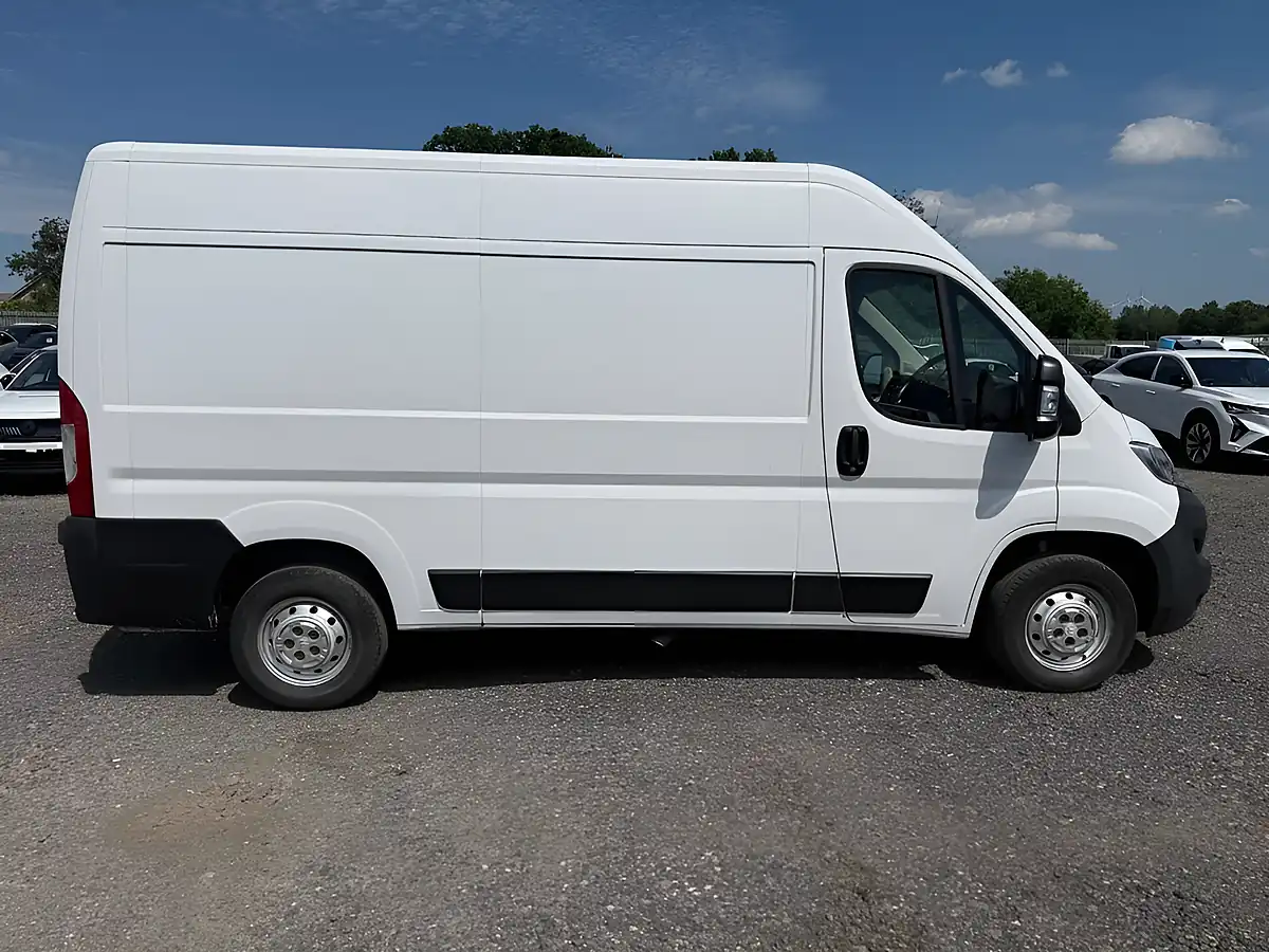 Used 2021 Citroen Relay Enterprise White - Interior and Exterior details 8