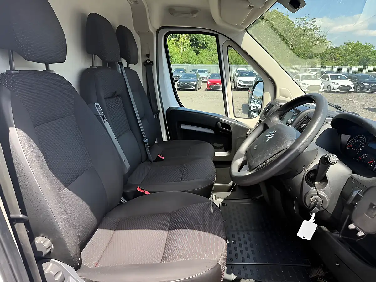Used 2021 Citroen Relay Enterprise White - Interior and Exterior details 9