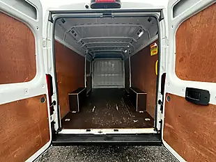 Used 2021 Citroen Relay Enterprise White - Interior and Exterior details 13