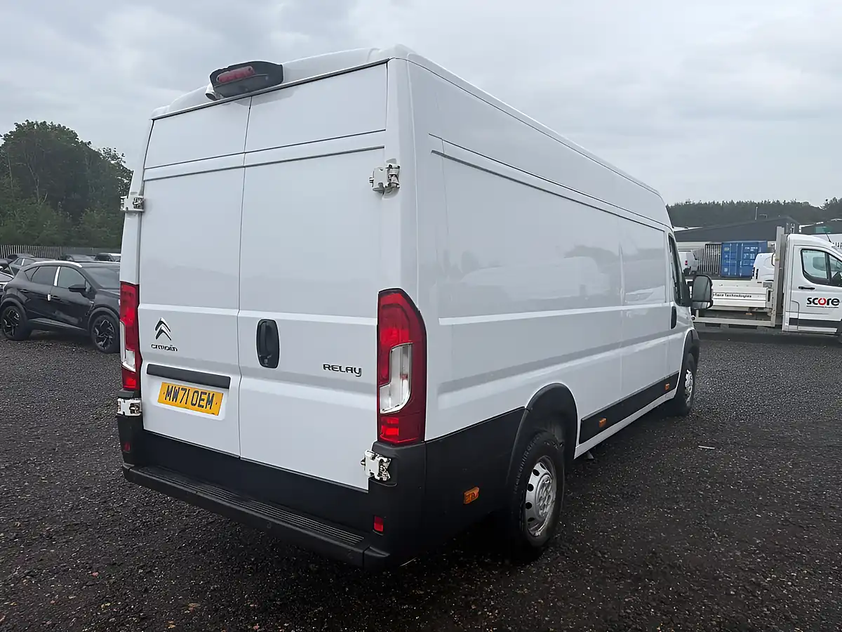 Used 2021 Citroen Relay Enterprise White - Interior and Exterior details 7