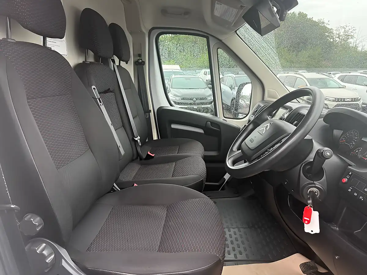 Used 2021 Citroen Relay Enterprise White - Interior and Exterior details 9