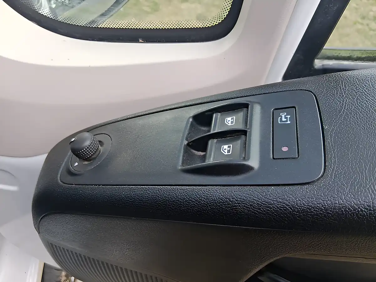 Used 2021 Citroen Relay Enterprise White - Interior and Exterior details 17