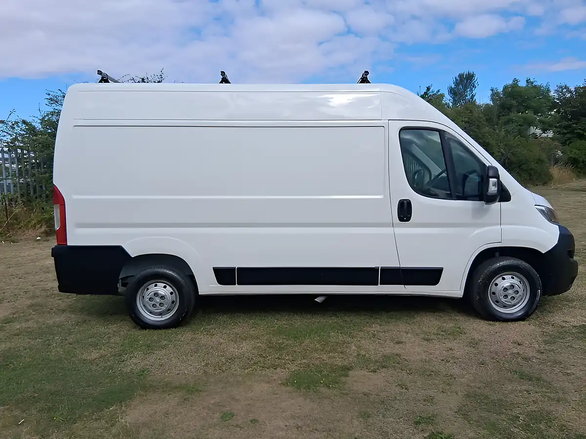 Used 2021 Citroen Relay Enterprise White - Interior and Exterior details 6