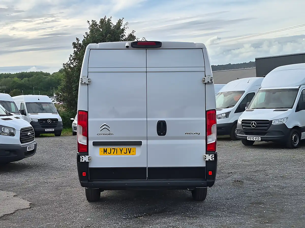Used 2021 Citroen Relay Enterprise White - Interior and Exterior details 4