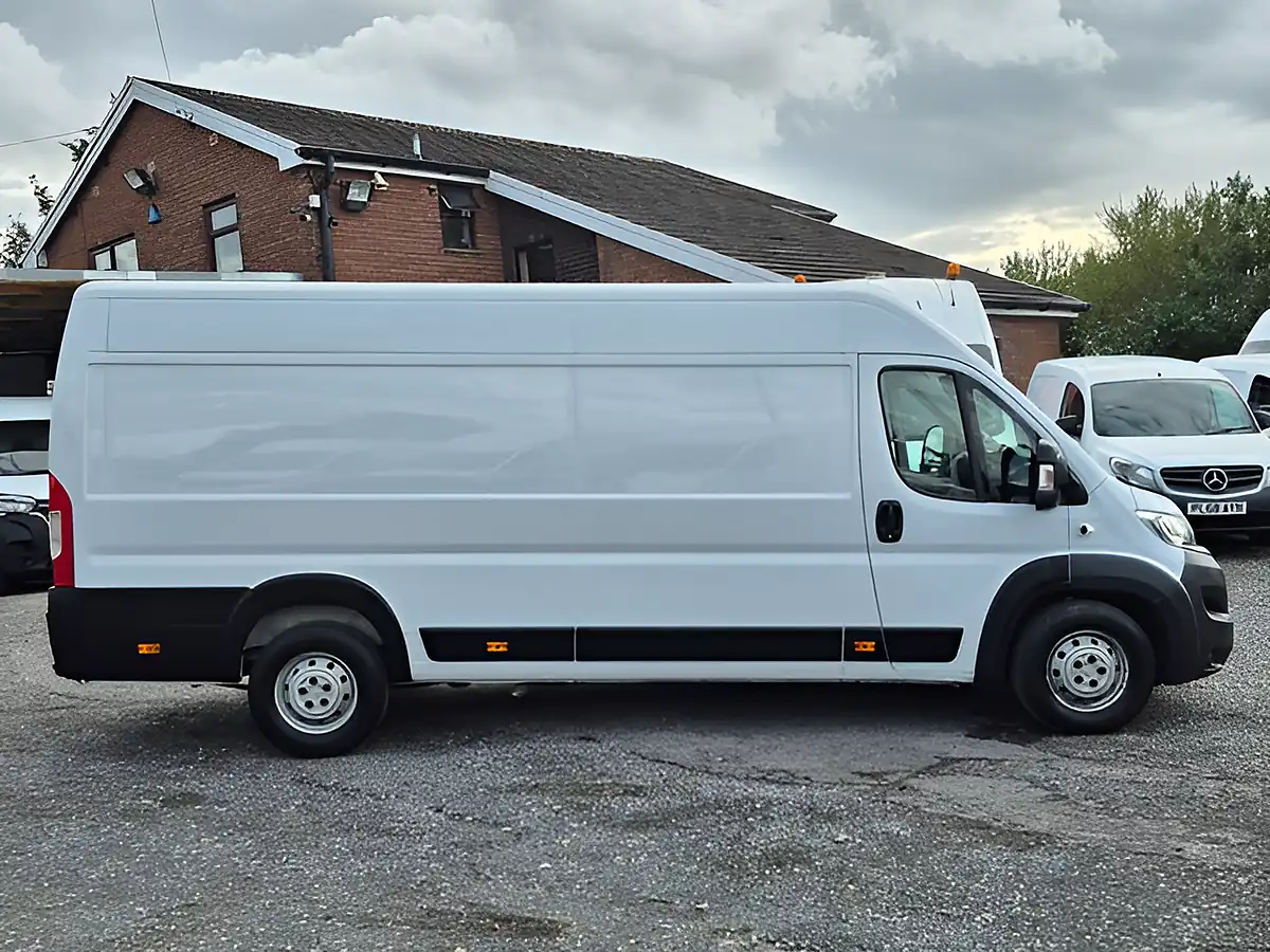Used 2021 Citroen Relay Enterprise White - Interior and Exterior details 5