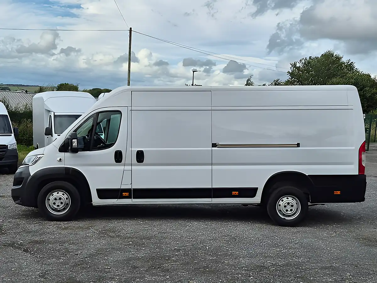 Used 2021 Citroen Relay Enterprise White - Interior and Exterior details 6