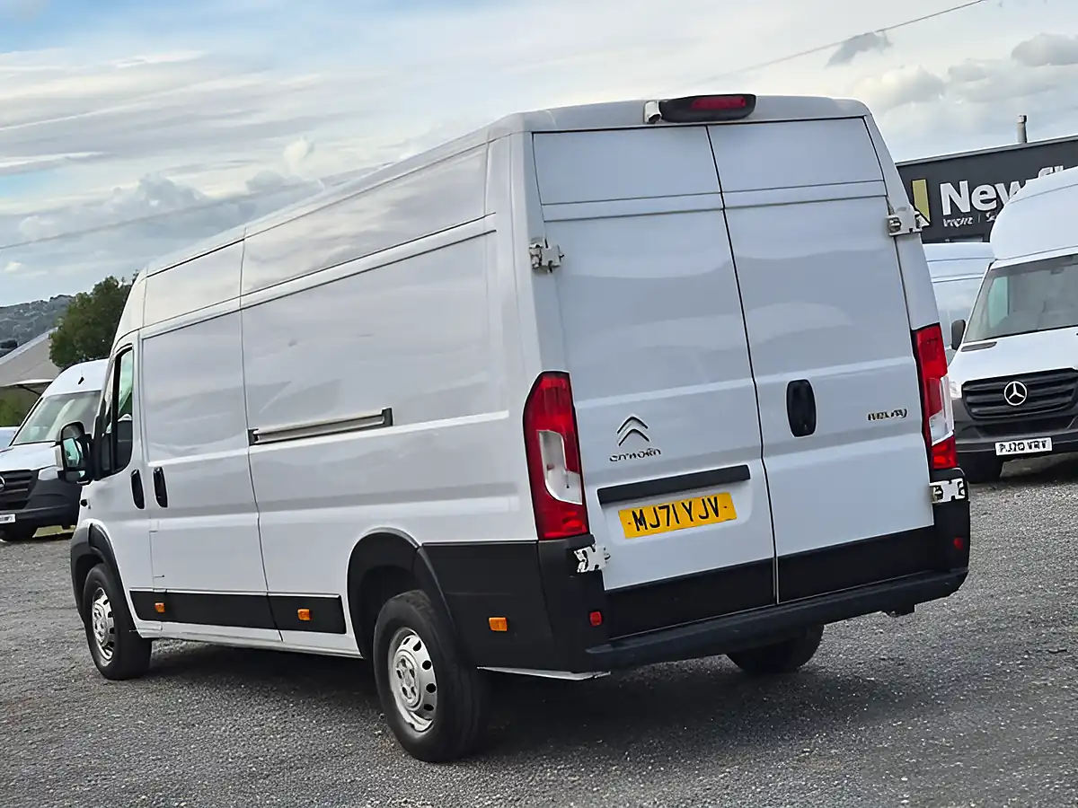 Used 2021 Citroen Relay Enterprise White - Interior and Exterior details 7