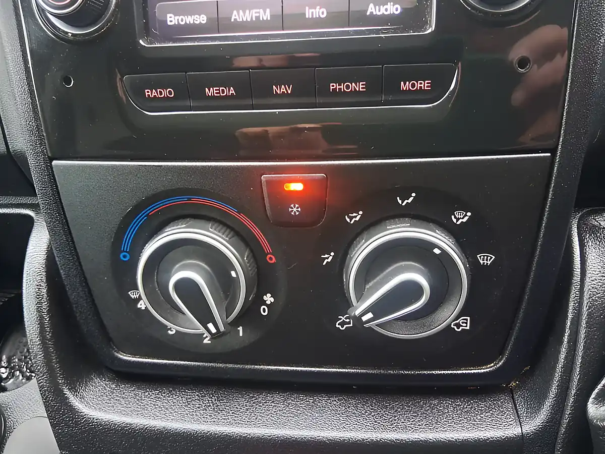 Used 2021 Citroen Relay Enterprise White - Interior and Exterior details 13