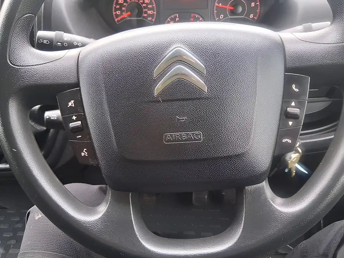Used 2021 Citroen Relay Enterprise White - Interior and Exterior details 16