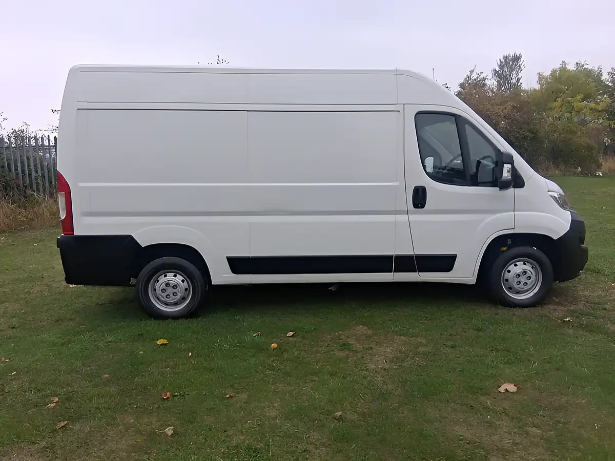 Used 2021 Citroen Relay Enterprise White - Interior and Exterior details 6