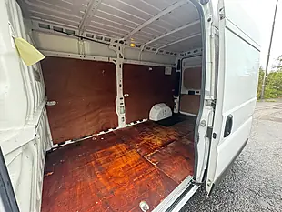 Used 2021 Citroen Relay Enterprise White - Interior and Exterior details 13