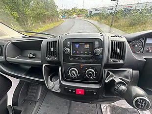 Used 2021 Citroen Relay Enterprise White - Interior and Exterior details 14