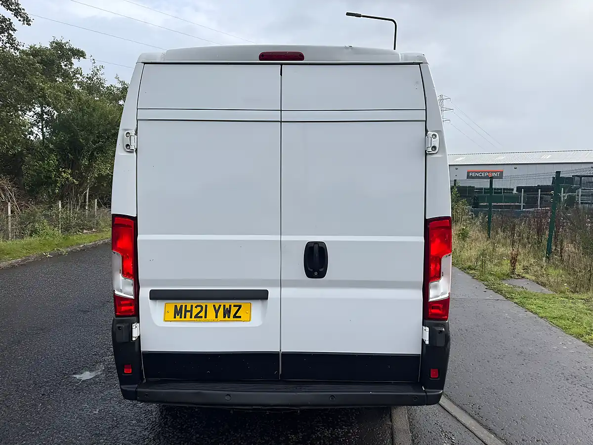 Used 2021 Citroen Relay Enterprise White - Interior and Exterior details 7