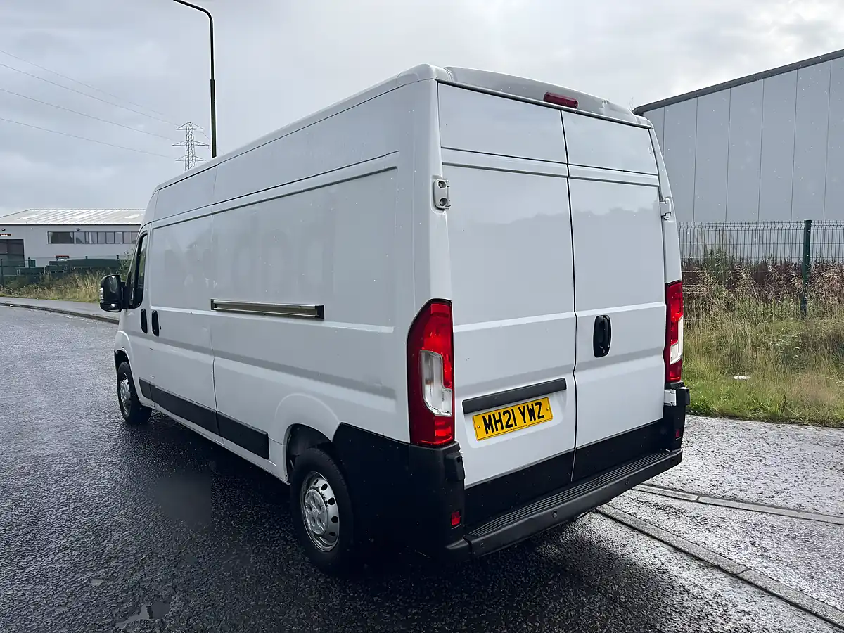Used 2021 Citroen Relay Enterprise White - Interior and Exterior details 8