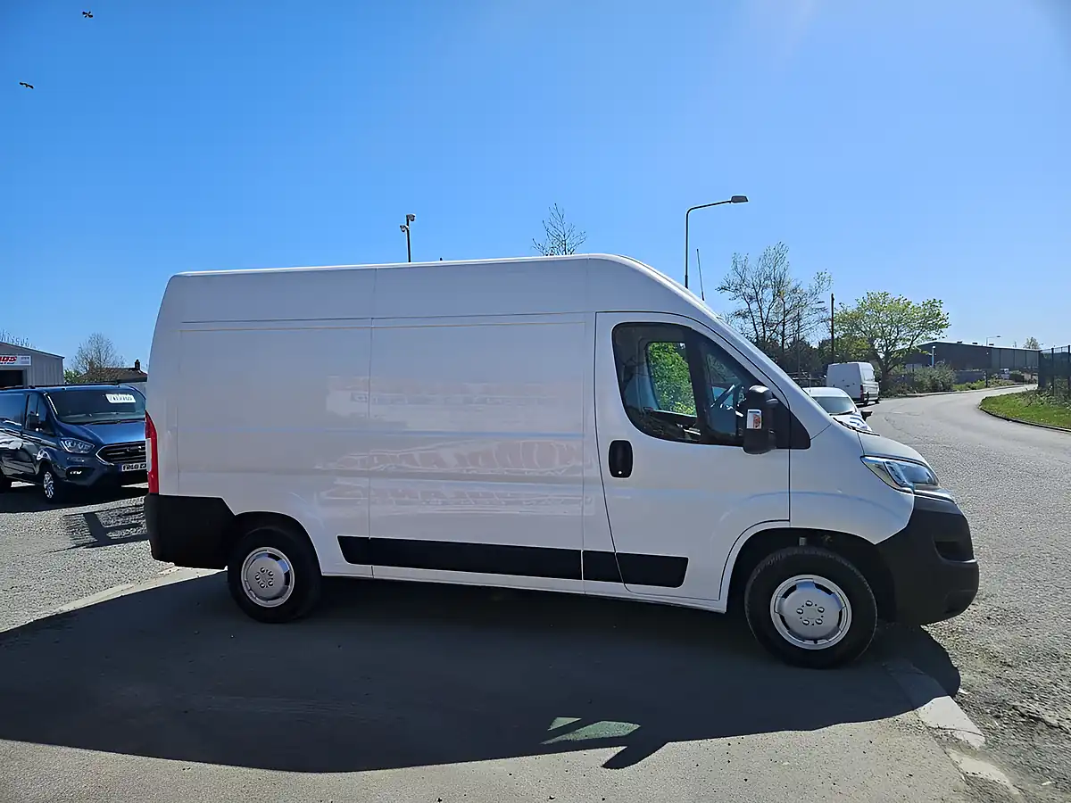 Used 2021 Citroen Relay Eprise Mwb White - Interior and Exterior details 2