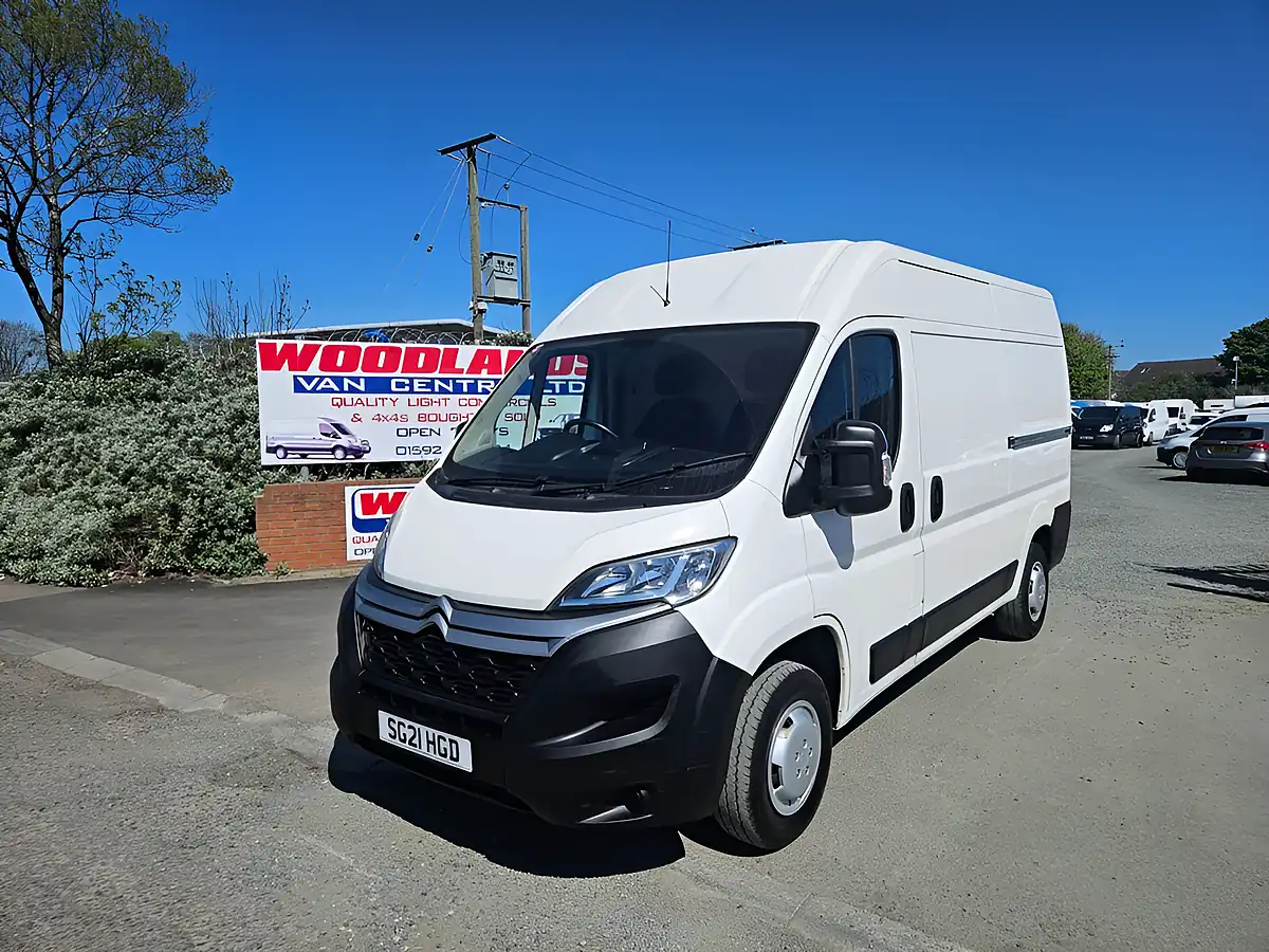 Used 2021 Citroen Relay Eprise Mwb White - Interior and Exterior details 4
