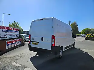 Used 2021 Citroen Relay Eprise Mwb White - Interior and Exterior details 8