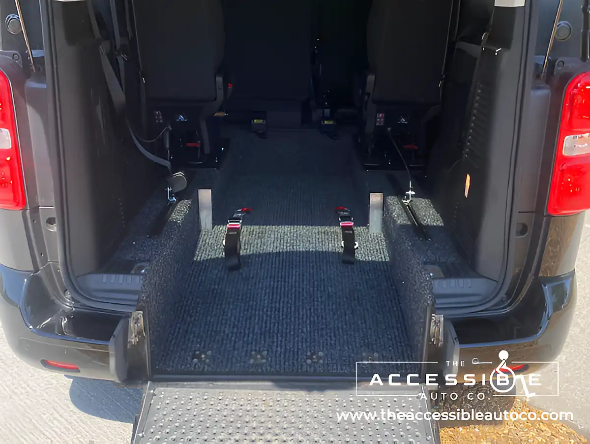 Used 2021 Citroen Spacetourer Business M Black - Interior and Exterior details 10