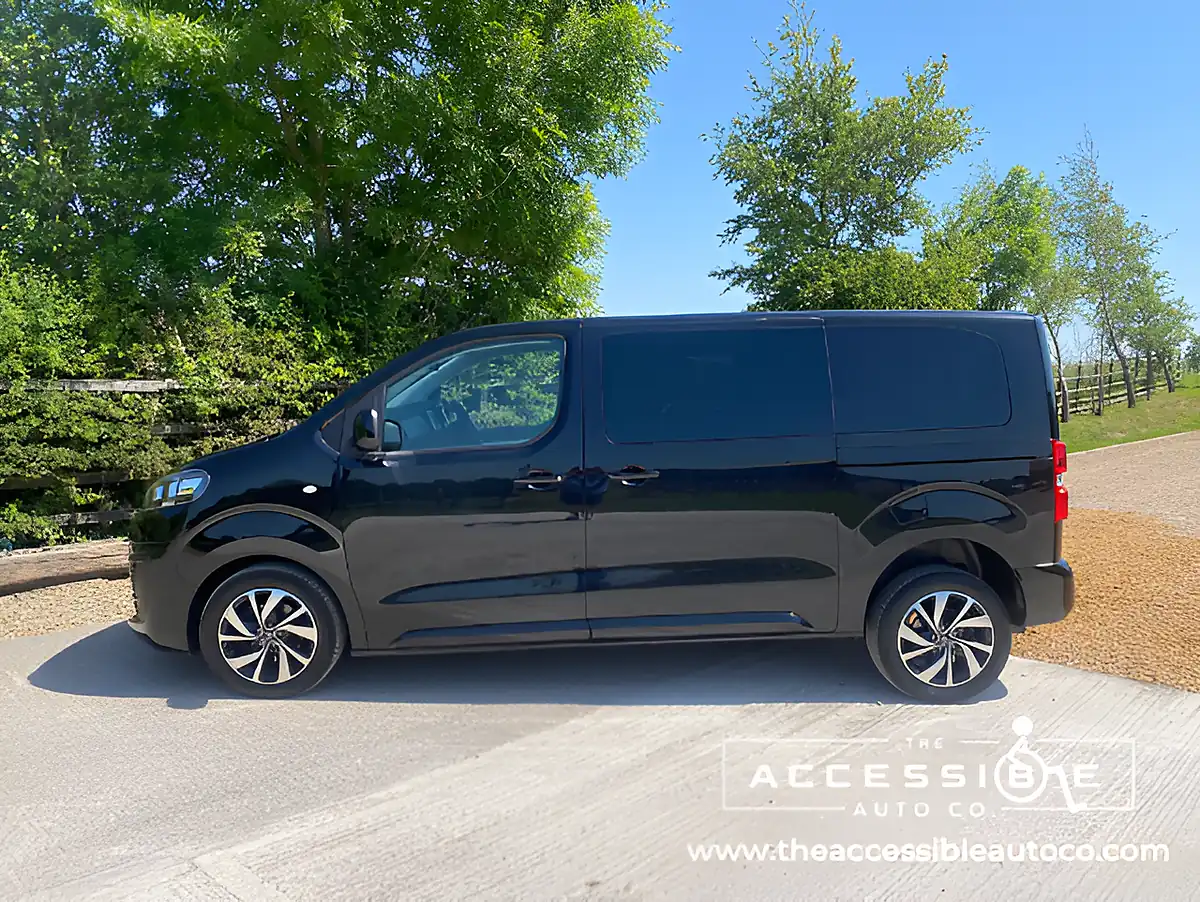 Used 2021 Citroen Spacetourer Business M Black - Interior and Exterior details 5