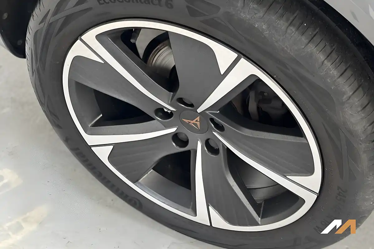 Used 2021 Cupra Formentor V1 Green - Interior and Exterior details 15