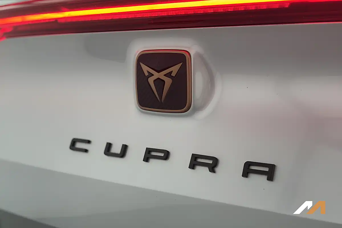 Used 2021 Cupra Formentor V1 Silver - Interior and Exterior details 10