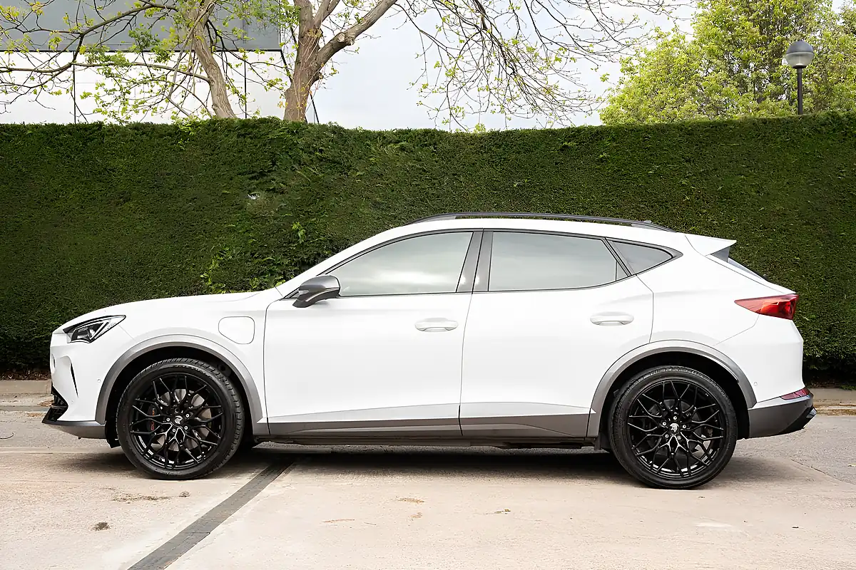 Used 2021 Cupra Formentor VZ1 White - Interior and Exterior details 10
