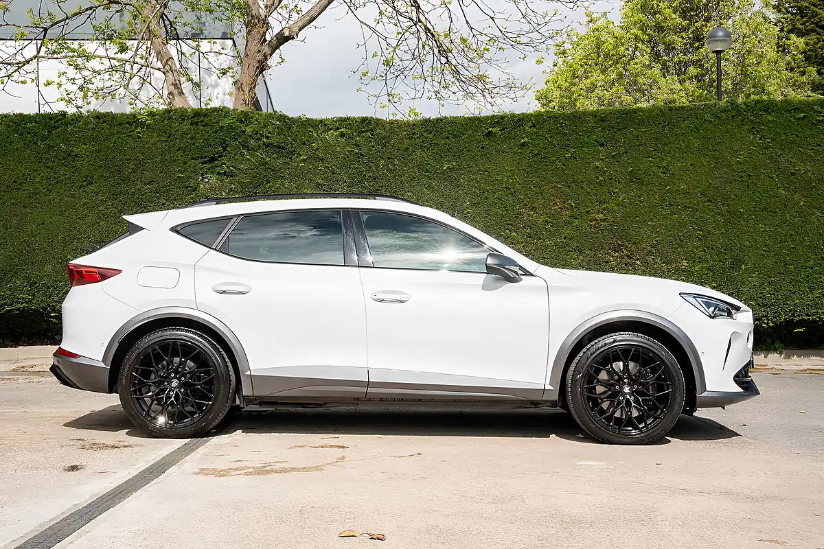Used 2021 Cupra Formentor VZ1 White - Interior and Exterior details 6