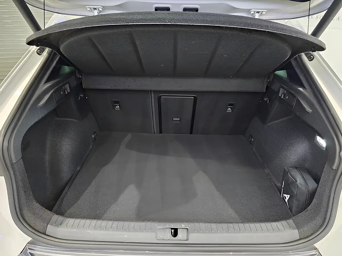 Used 2021 Cupra Formentor Vz1 White - Interior and Exterior details 17