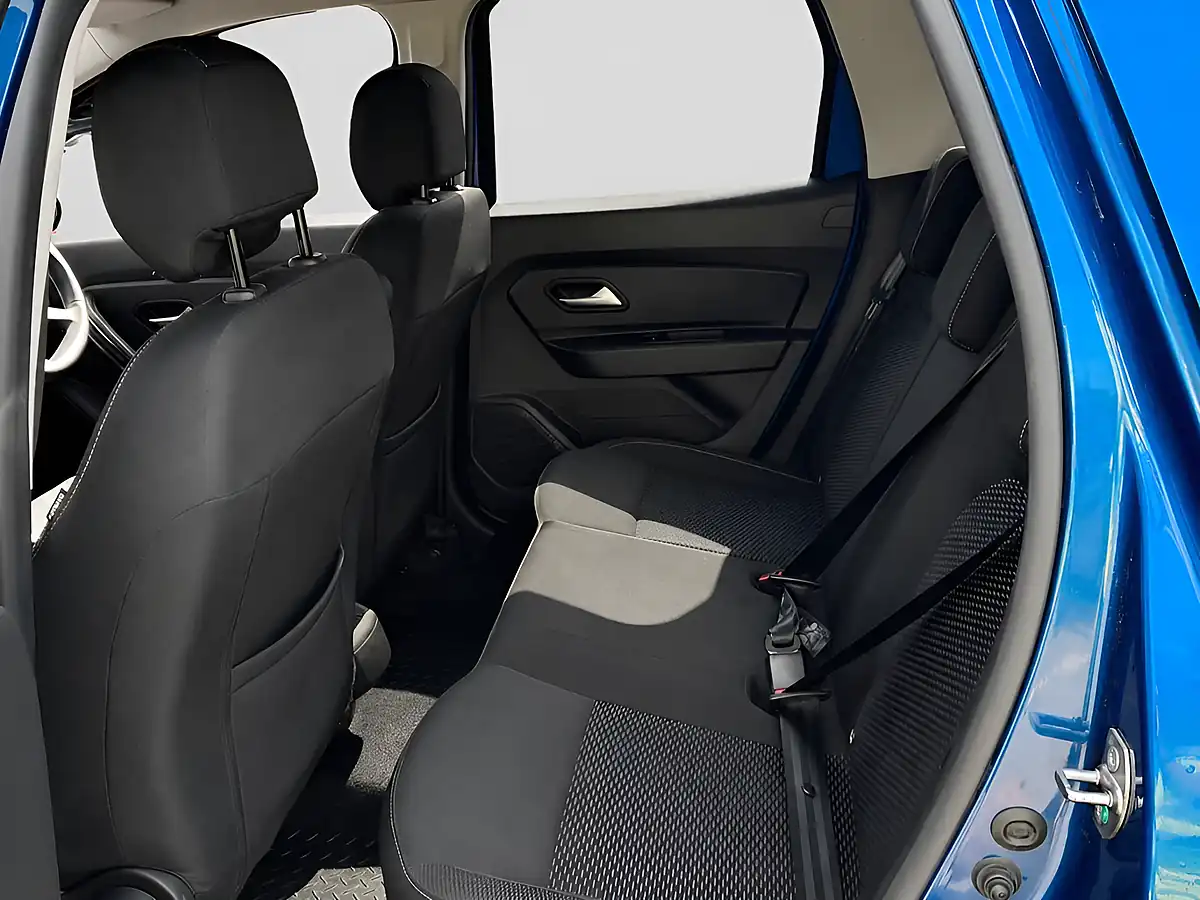 Used 2021 Dacia Duster Comfort Blue - Interior and Exterior details 6