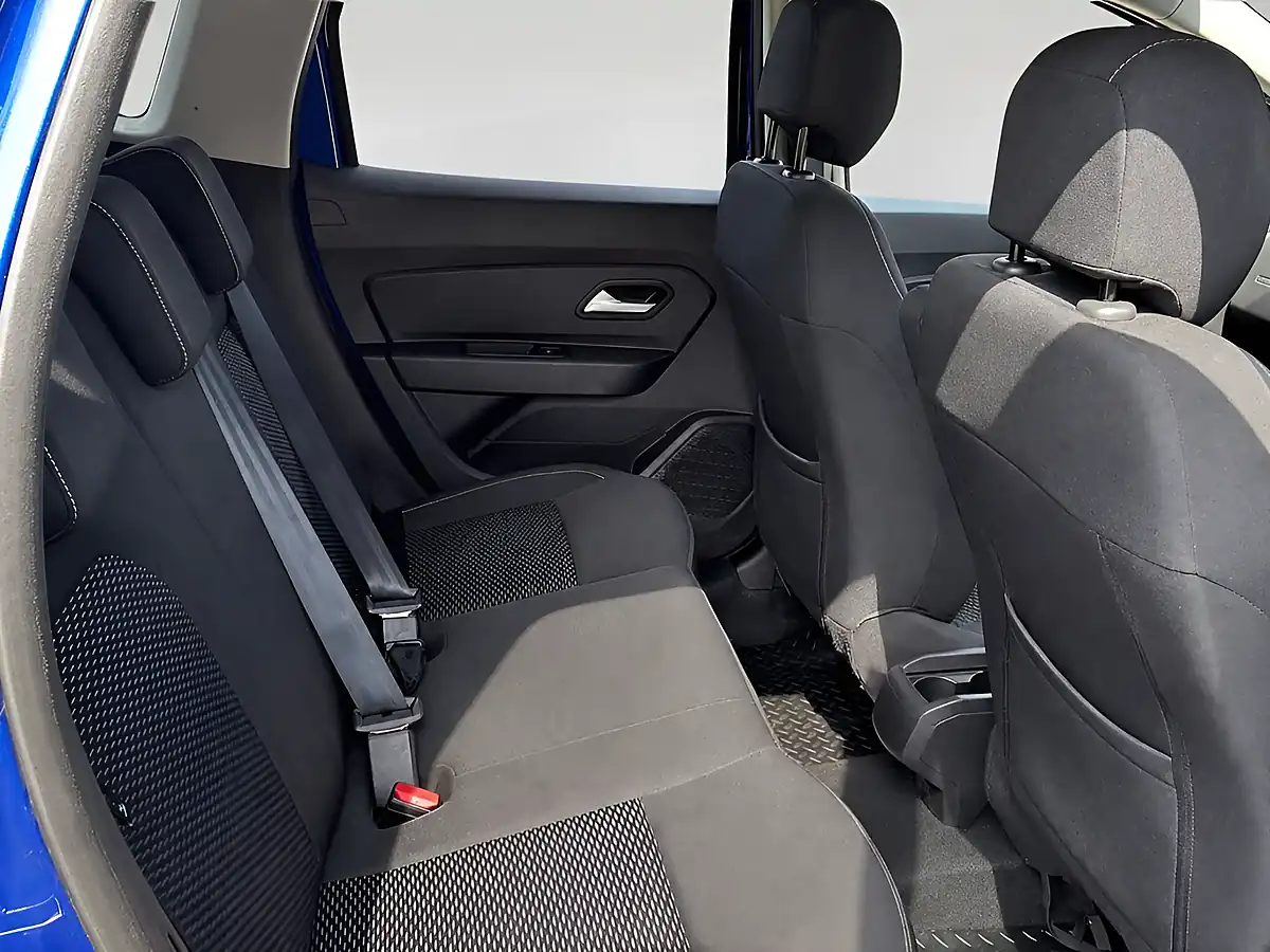 Used 2021 Dacia Duster Comfort Blue - Interior and Exterior details 7