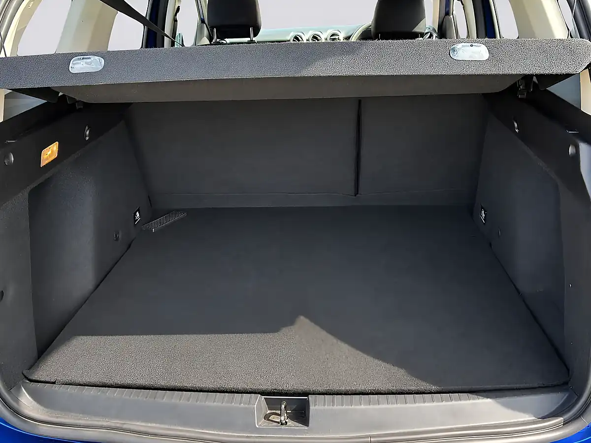 Used 2021 Dacia Duster Comfort Blue - Interior and Exterior details 8