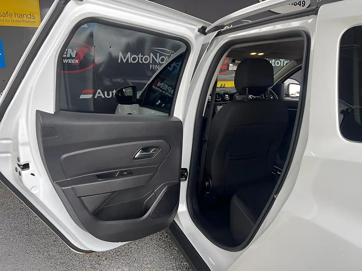 Used 2021 Dacia Duster Comfort Glacier White - Interior and Exterior details 10