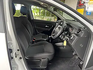 Used 2021 Dacia Duster Comfort Glacier White - Interior and Exterior details 11
