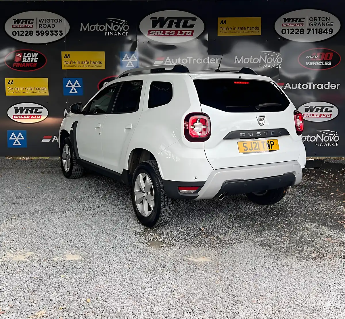 Used 2021 Dacia Duster Comfort Glacier White - Interior and Exterior details 3