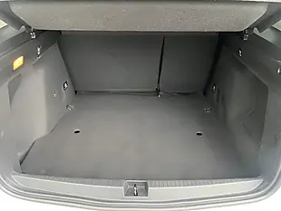 Used 2021 Dacia Duster Comfort Glacier White - Interior and Exterior details 9