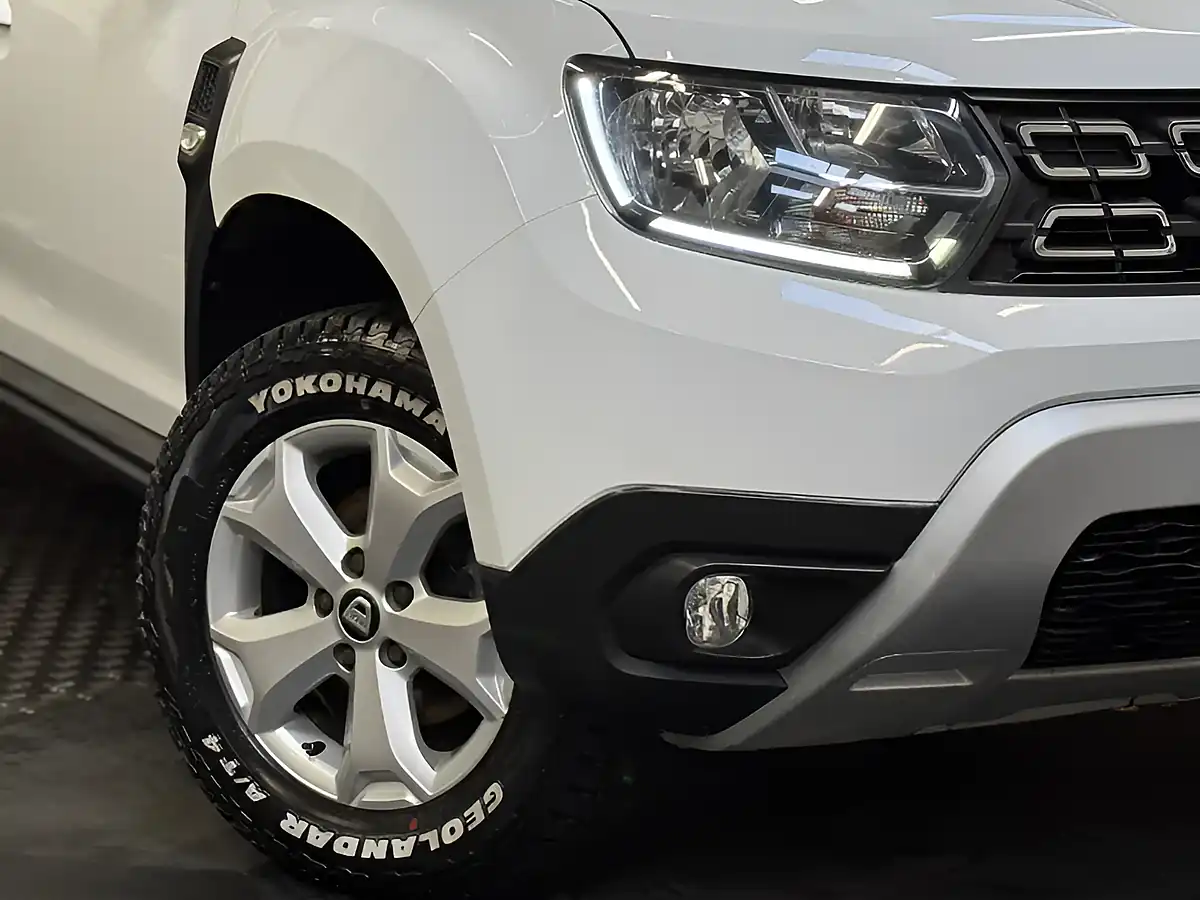 Used 2021 Dacia Duster Comfort Glacier White - Interior and Exterior details 10