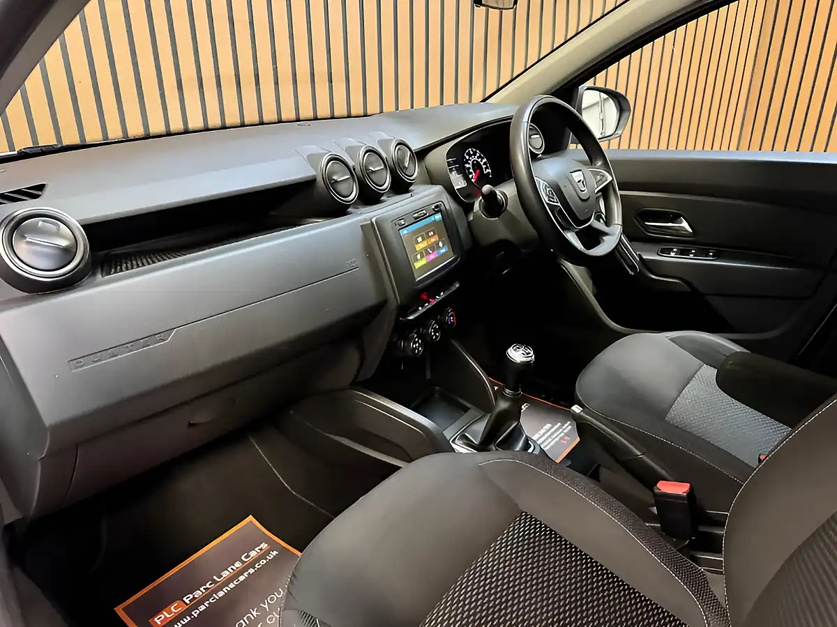 Used 2021 Dacia Duster Comfort Glacier White - Interior and Exterior details 15