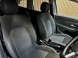 Used 2021 Dacia Duster Comfort Glacier White - Interior and Exterior details 16