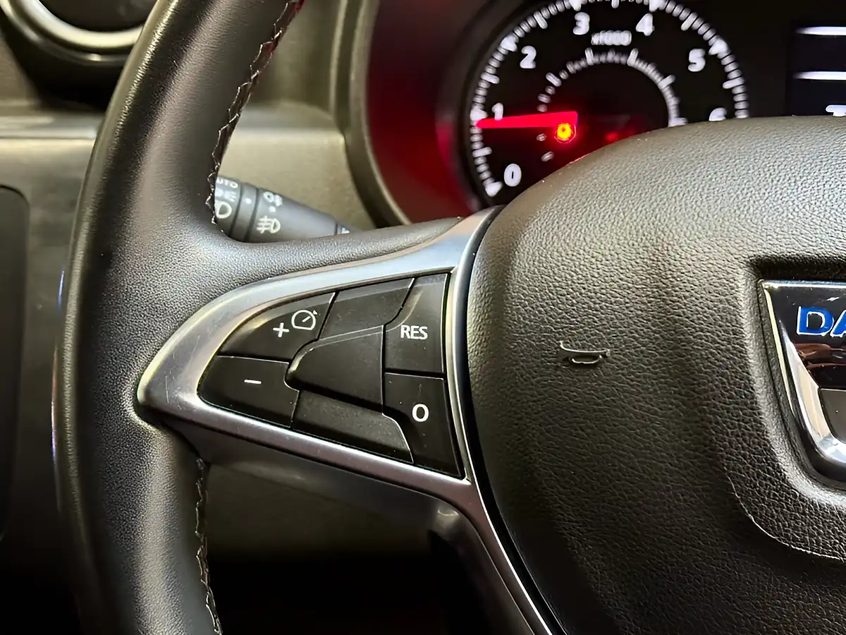Used 2021 Dacia Duster Comfort Glacier White - Interior and Exterior details 20