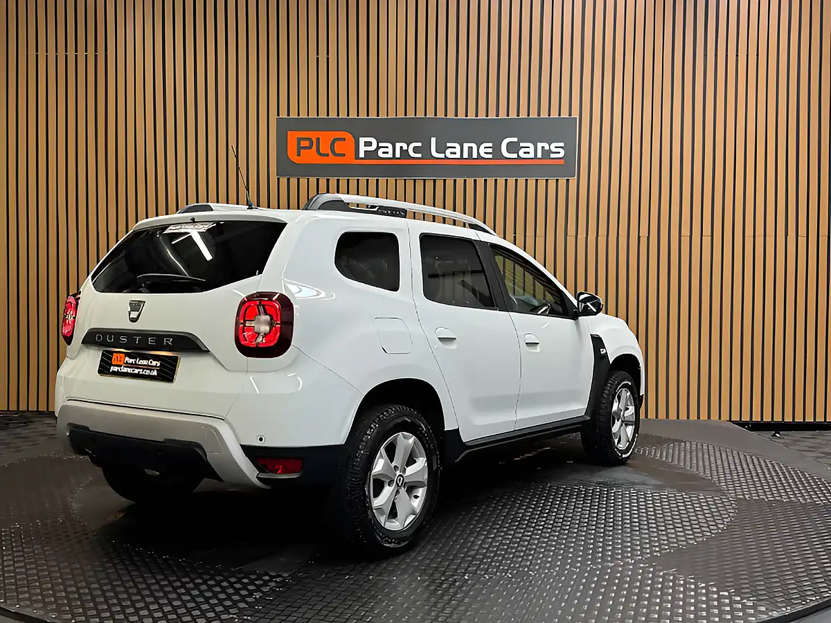 Used 2021 Dacia Duster Comfort Glacier White - Interior and Exterior details 3