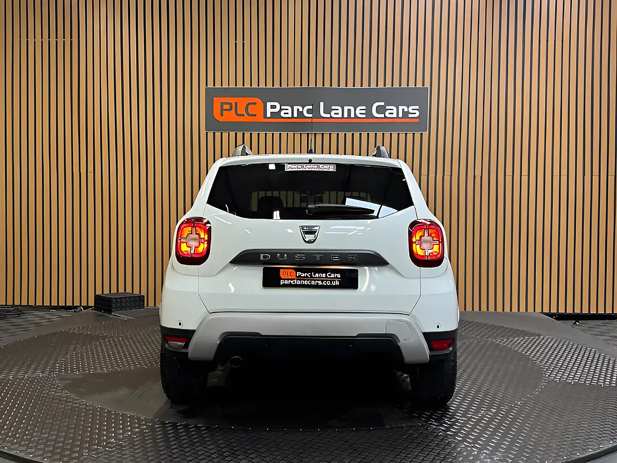 Used 2021 Dacia Duster Comfort Glacier White - Interior and Exterior details 4
