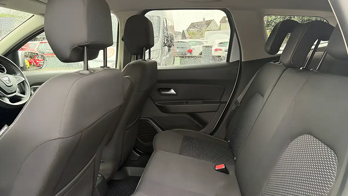 Used 2021 Dacia Duster Comfort Highland Grey - Interior and Exterior details 14