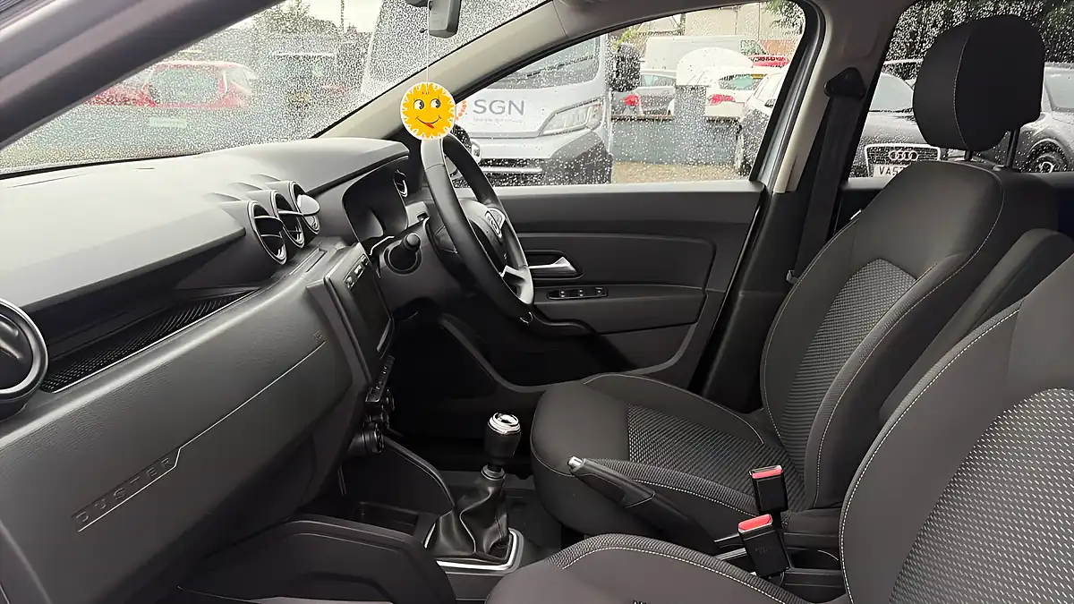 Used 2021 Dacia Duster Comfort Highland Grey - Interior and Exterior details 6