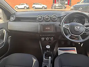 Used 2021 Dacia Duster Comfort Orange - Interior and Exterior details 10