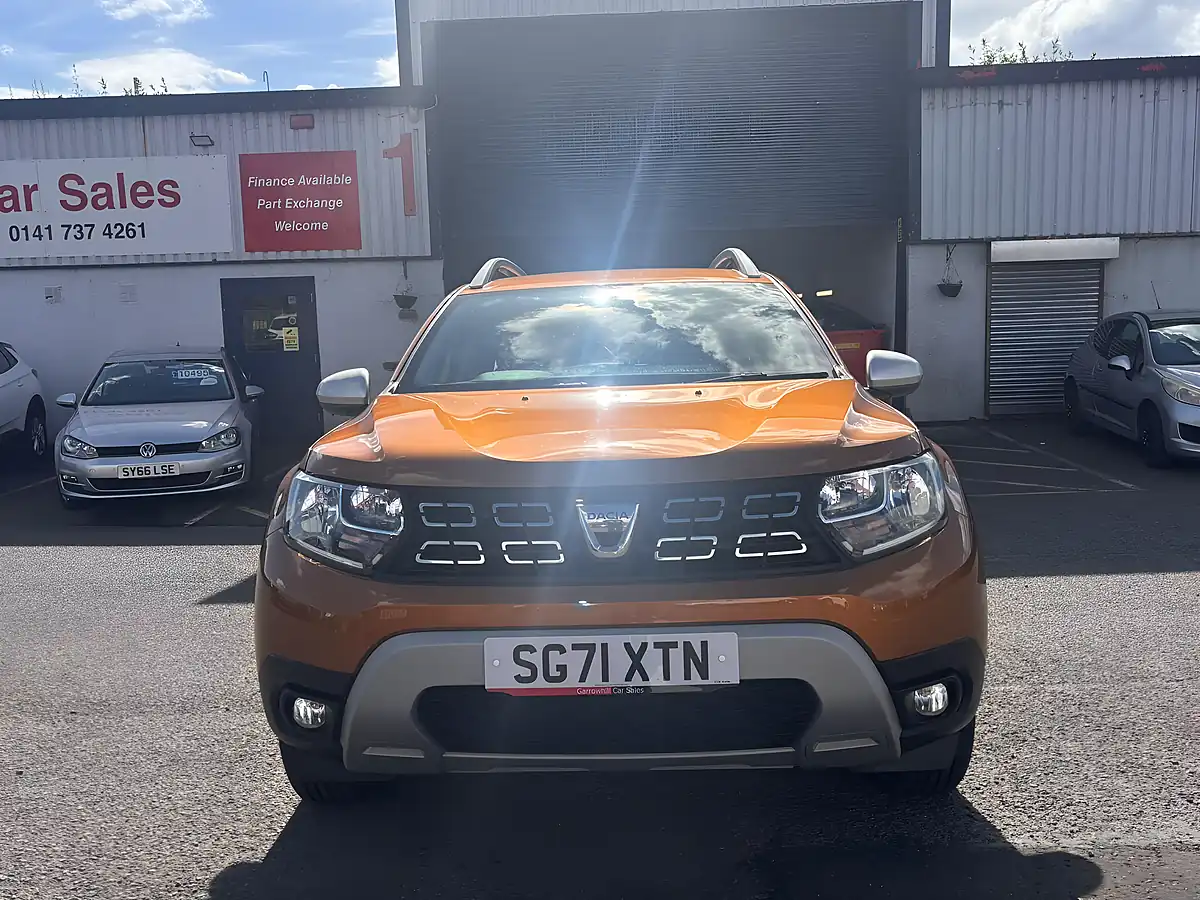 Used 2021 Dacia Duster Comfort Orange - Interior and Exterior details 3
