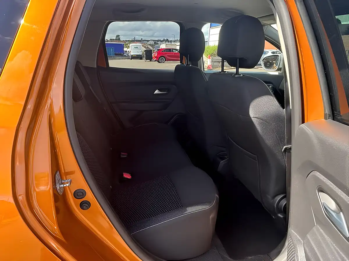 Used 2021 Dacia Duster Comfort Orange - Interior and Exterior details 7