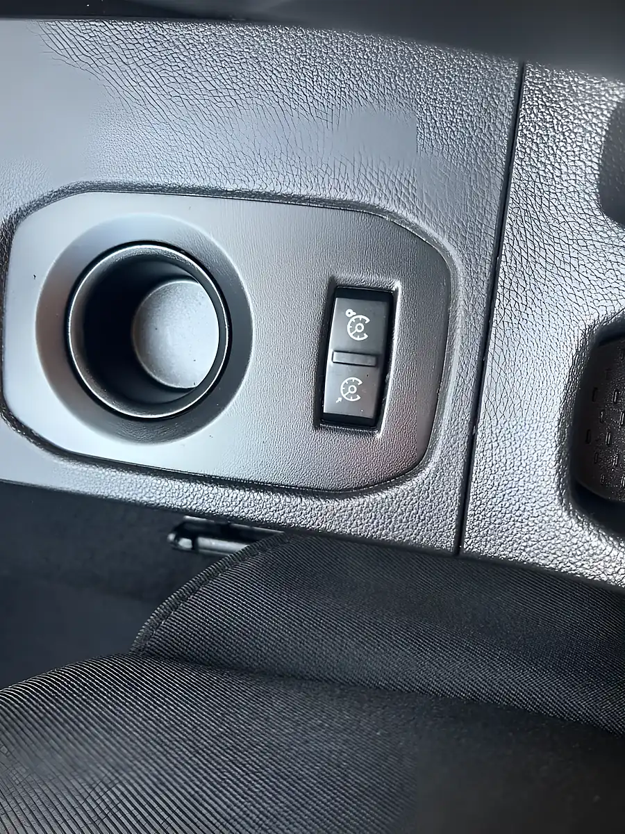 Used 2021 Dacia Duster Comfort White - Interior and Exterior details 15