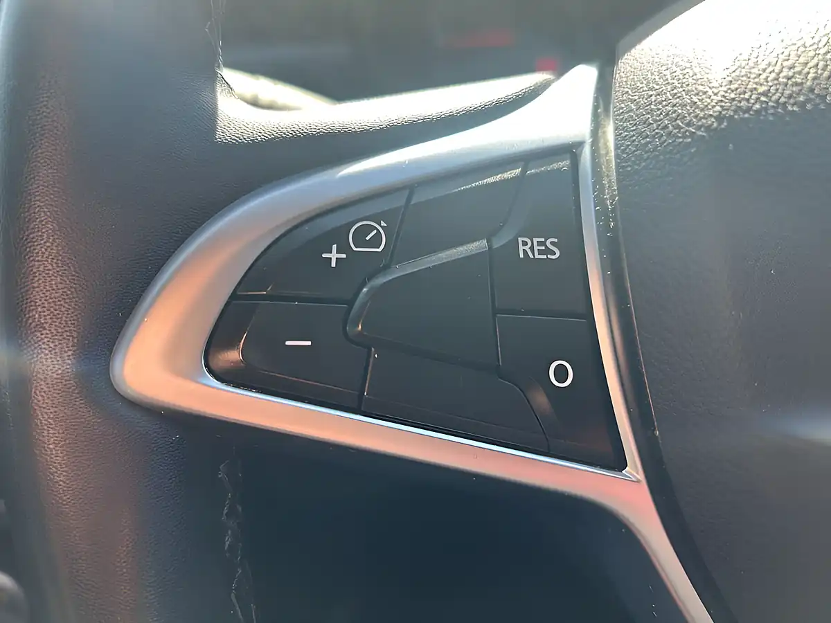Used 2021 Dacia Duster Comfort White - Interior and Exterior details 16