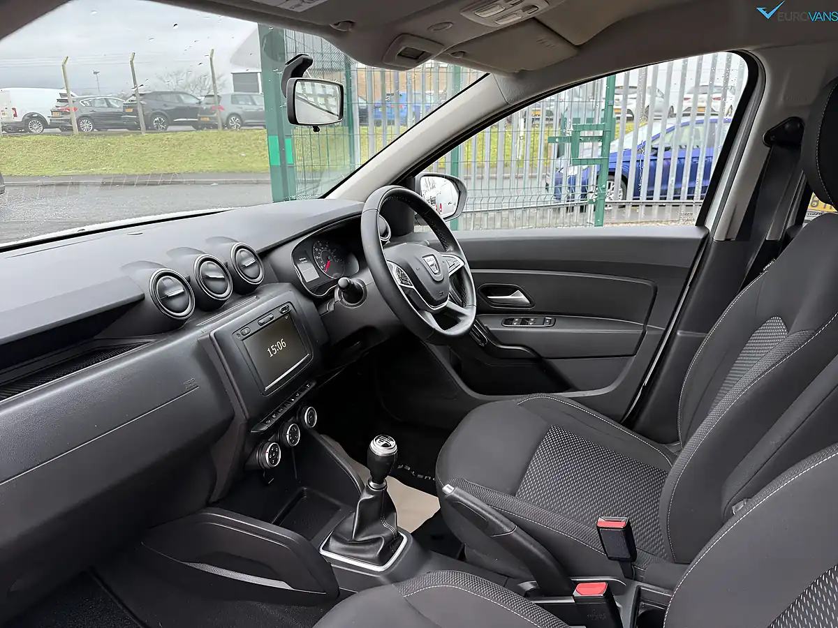 Used 2021 Dacia Duster Comfort White - Interior and Exterior details 5